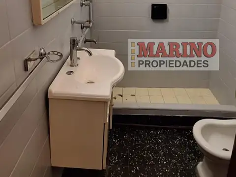 CASEROS .BLAS PASCAL 2700 PB CONTRAFRENTE 3 AMB.GIGANTES PATIO. LAV.TERRAZA!