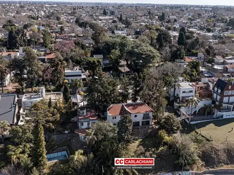 Casa en Venta con 2 cocheras