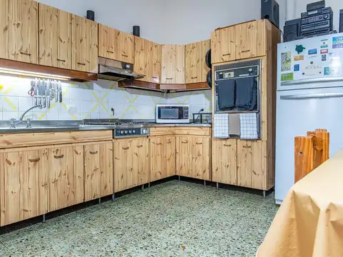 Casa casa multifamiliar de dos unidades independientes con pileta en Carapachay