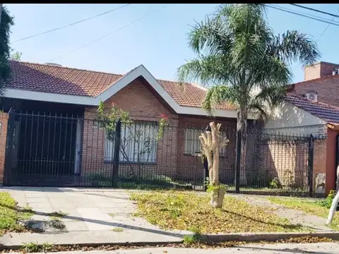 Gobernador Luis García 2100