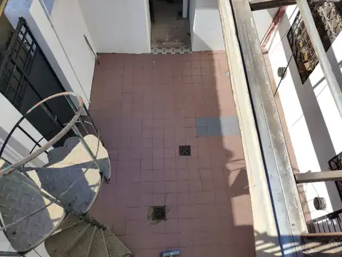 Depto Tipo Casa 4 ambientes con 2 baños