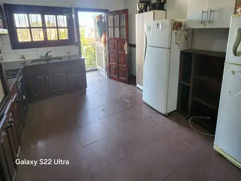 Venta Casa con Local, Jardín y Quincho Solano