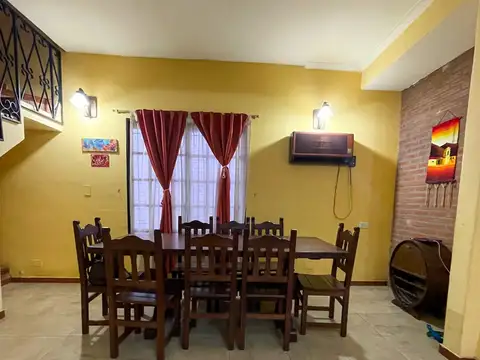 Casa 5 ambientes con 3 baños