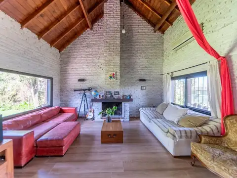 VENTA CASA 5 AMBIENTES BELLA VISTA PILETA QUINCHO