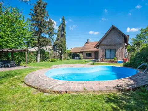 VENTA CASA 5 AMBIENTES BELLA VISTA PILETA QUINCHO