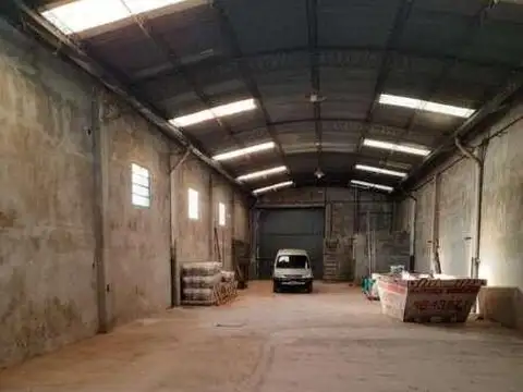 Galpon en Venta 9  mts Frente