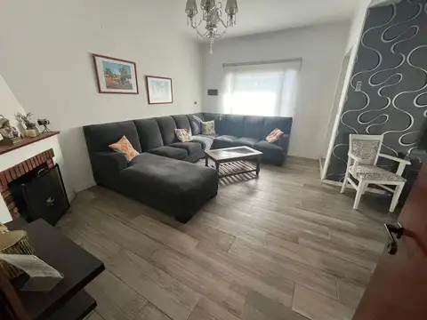 Impecable chalet refaccionado a nuevo en Castelar Norte