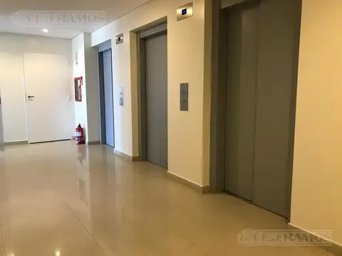 Oficina en Venta al Este