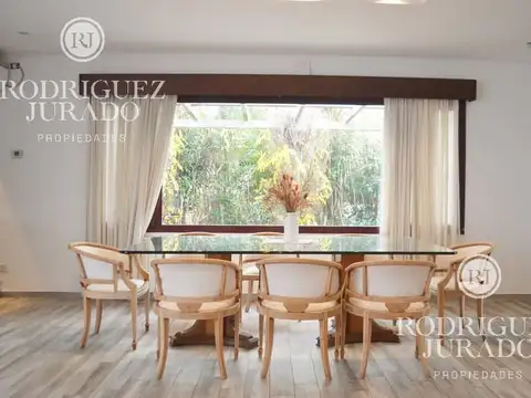 Casa 6 ambientes con 4 baños