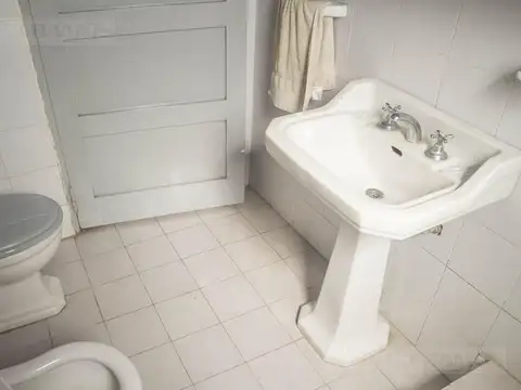 Casa en Villa Astolfi con pileta y gran jardín - lote de casi 3000 m²