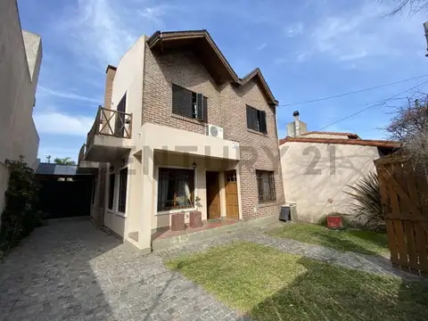 Casa en venta 486 e/21 y Cno. Gral. Belgrano