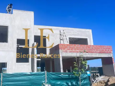 Casa en Venta al Oeste