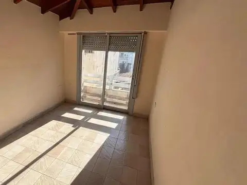 Depto Tipo Casa en Venta en Ramos Mejia, USD 72.000