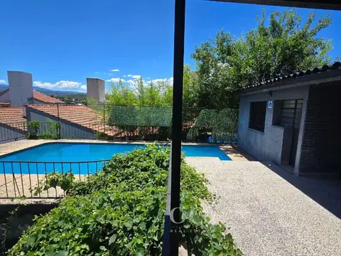 Casa 6 ambientes con 1 baño