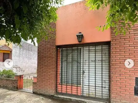 Casa con local en Pueblo Nuevo, Lujan, GBA Oeste - 3 Ambientes