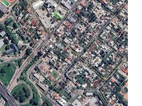 2 Locales en Av. 25 de Mayo (frente al Mc Donald)