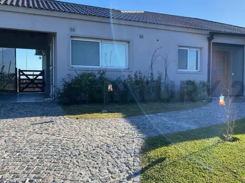 Venta Casa 4 Ambientes en Barrio San Felipe Canning