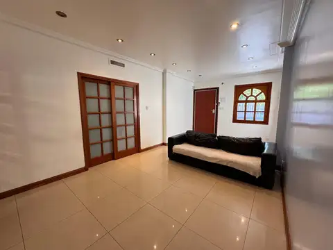 VENTA CASA 3 AMB C/QUINCHO Y PARQUE SANTOS LUGARES