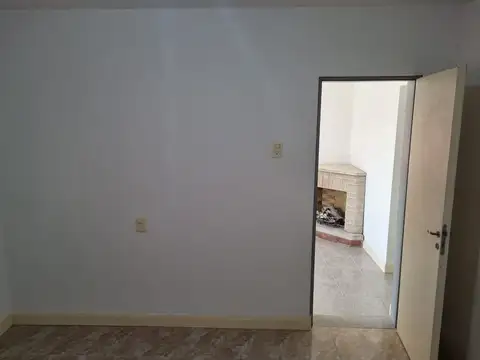 VENTA CASA 3 AMBIENTES, BERAZATEGUI.