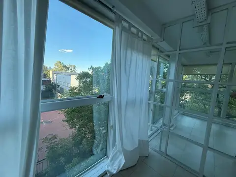 Práctico, Cómodo y Equipado Espacio de Trabajo entre Libertador y el Puerto de Olivos