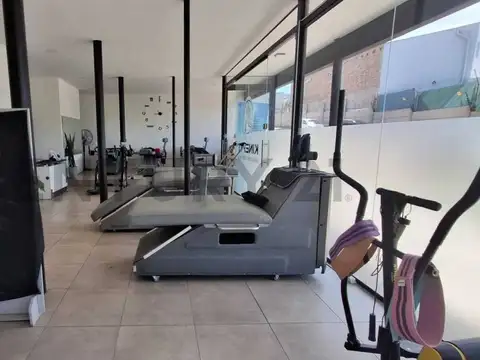 Dr Lemos 500, Piso 0