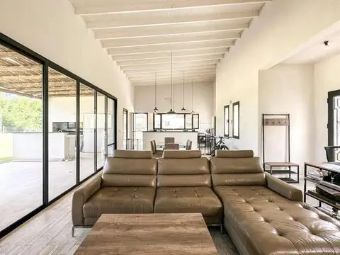 Casa en Alquiler al Este