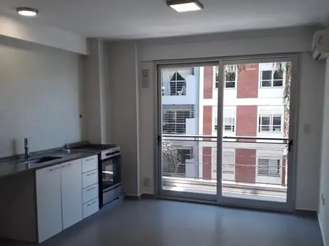 DEPARTAMENTO 2 AMBIENTES CON BALCON FRENTE