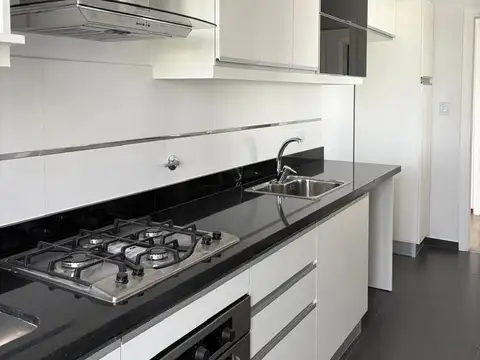 Complejo Saint Jordi - Enrique cavendish al 6100