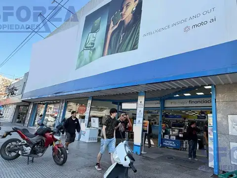 Av. Ricardo Balbín  al 1000