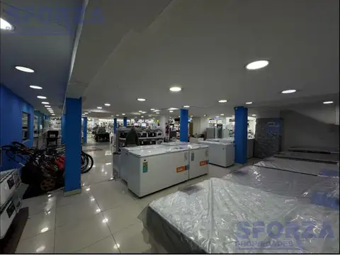 Av. Ricardo Balbín  al 1000