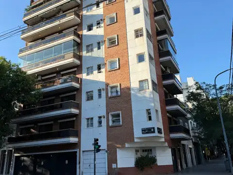 Departamento en venta de 3 dormitorios c/ cochera en Colegiales