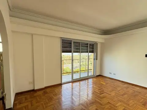 Departamento en Alquiler en Parque Chacabuco, $ 640.000