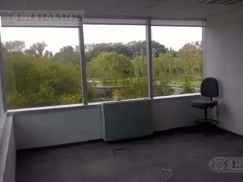 Oficina en Alquiler al Noreste