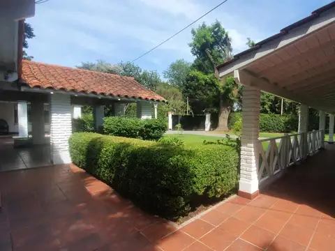 Casa 4 ambientes con 3 baños