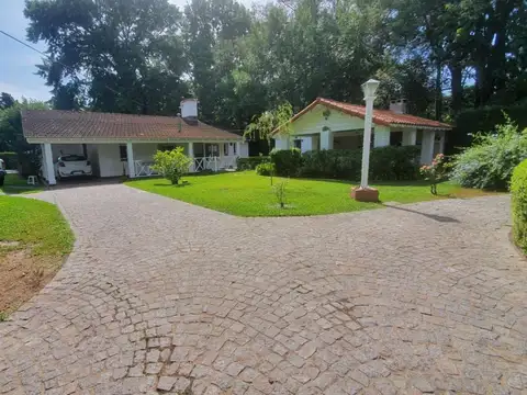 Casa en venta - 3 Dormitorios 4 Baños - Escobar