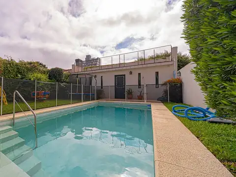 Casa 5 ambientes con 3 baños