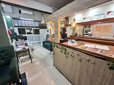 Amplio Local en 3 plantas en Alquiler y Venta