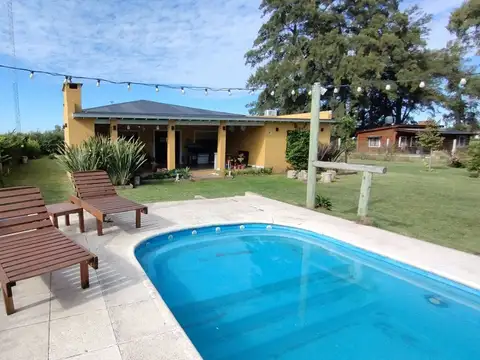 VENTA CASA 4 AMBIENTES LUJAN CON PILETA