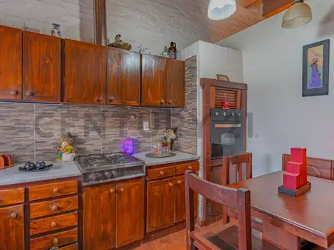 Casa 5 ambientes con 3 baños