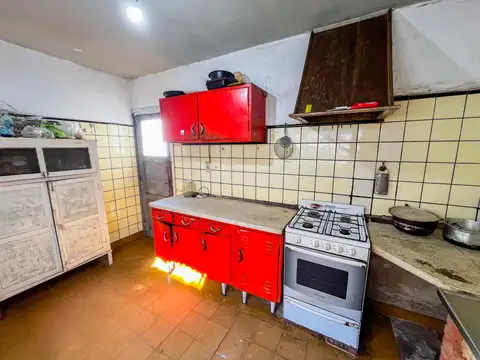 Casa 6 ambientes con 1 baño