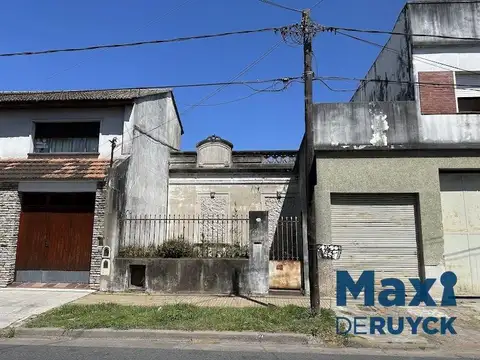 Cramer entre Ingenieros y De La Carcova, con salida a 2 calles