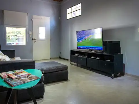 Depto Tipo Casa 3 ambientes con 1 baño