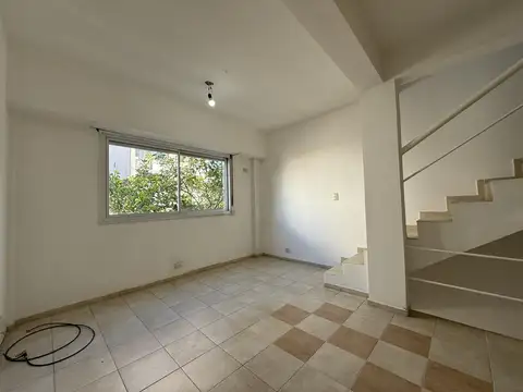 Depto Tipo Casa en Alquiler de 2 ambientes