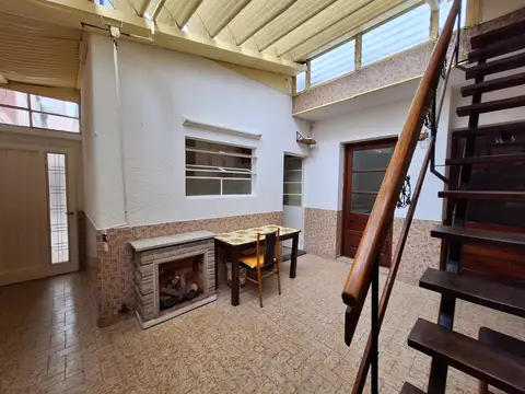 Depto Tipo Casa en Alquiler 50 años