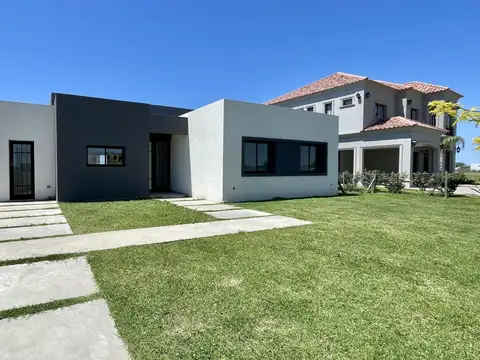 CASA EN VENTA EN RIBERAS PUERTOS DEL LAGO