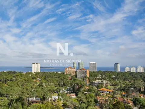 Departamento en venta de 3 dormitorios con vista en Punta del Este