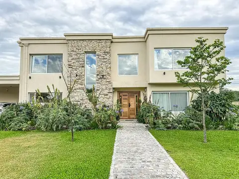 Casa en alquiler anual en Estancias Golf, Estancias, Pilar, GBA Norte - 8 Ambientes