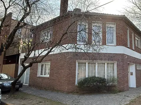 Chalet en 3 Plantas en Florida M.