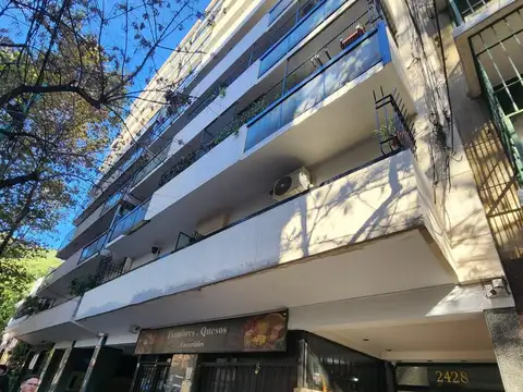 DEPARTAMENTO DE 3 AMBIENTES CON BALCON SEMICUBIERTO EN VENTA. PARQUE PATRICIOS