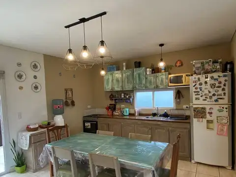 Casa 4 ambientes con 1 baño